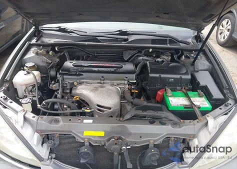 2004 Toyota Camry Xle z USA, uszkodzony, nr VIN 4T1BE30K44U815860